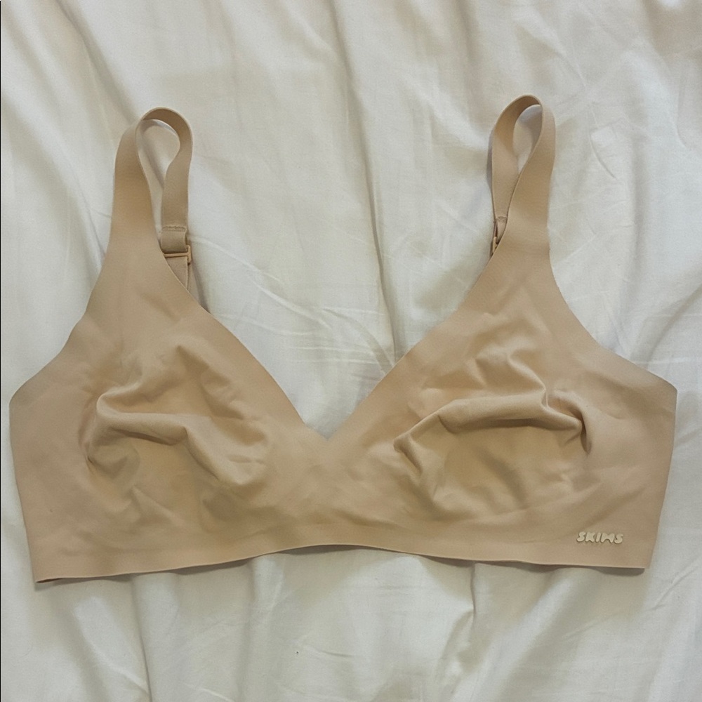 SKIMS Naked Plunge Bralette in Sand